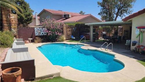 4 miles to Strip / Big house with pool - Foto 2