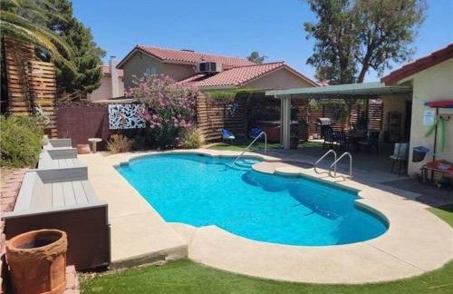 4 miles to Strip / Big house with pool - Foto 2