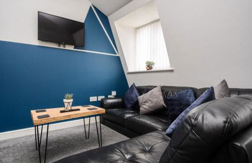Huge Apartment - 8 Beds - Free Parking - Long Stays! - Foto 13