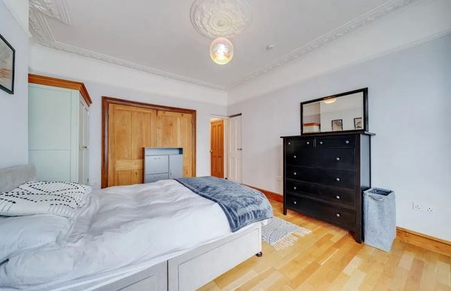 Charming Spacious 2-bed Apartment in London - Foto 5