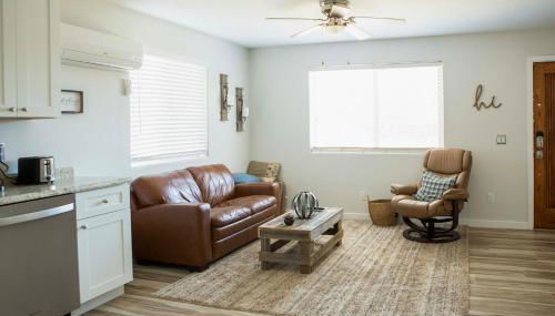 Poolside Relaxation Couples Retreat in Peoria! - Foto 4