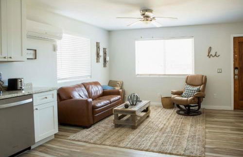 Poolside Relaxation Couples Retreat in Peoria! - Foto 4