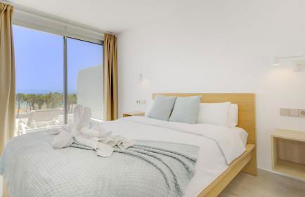 Calm Beach Apartments - Photo 5