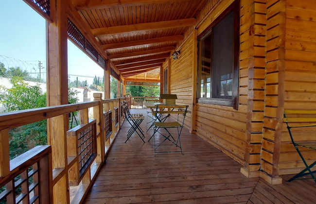 Wooden Villa w Private Garden Orchard -room w AC - Foto 6