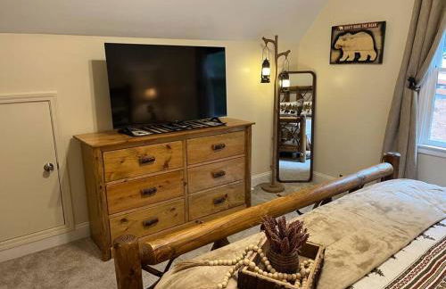 Helen, GA Bear Paw Haus 4 bdrm, sleeps 10, fire pit, pool table, on Golf course - Foto 14