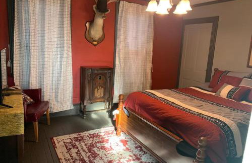 Poe Themed Home Close to Beaches and DE Turf - Foto 14