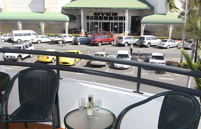 Mid City Luxury Suites - Photo 30