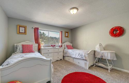 Water Views and Decks Spacious La Grange Retreat - Foto 17