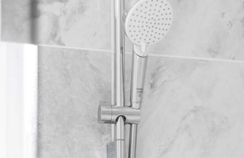 Modern 2 Bed Apartment - Sleeps 3 - Netflix - Parking 55C - Foto 34