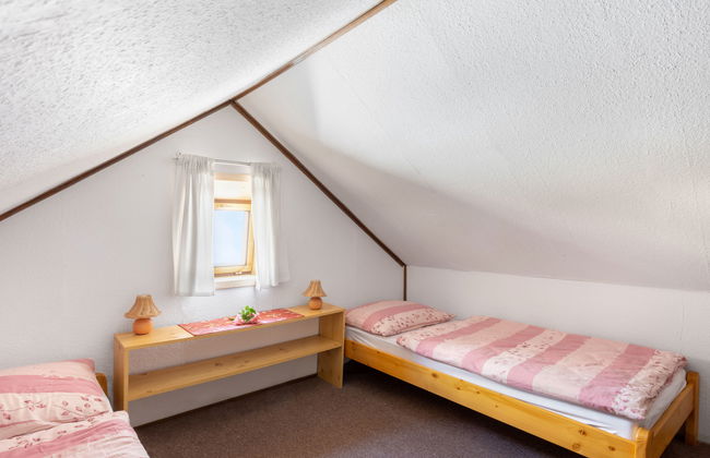 Lhotka nad Bečvou - Foto 8