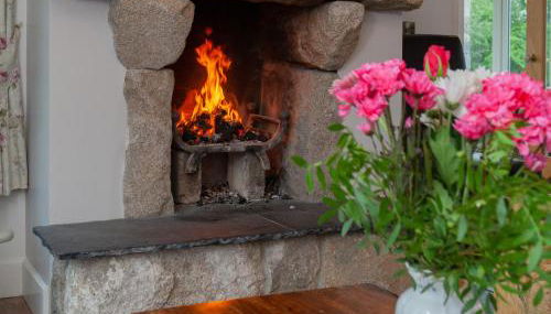 Beautiful mountain views & private hot tub - Foto 4