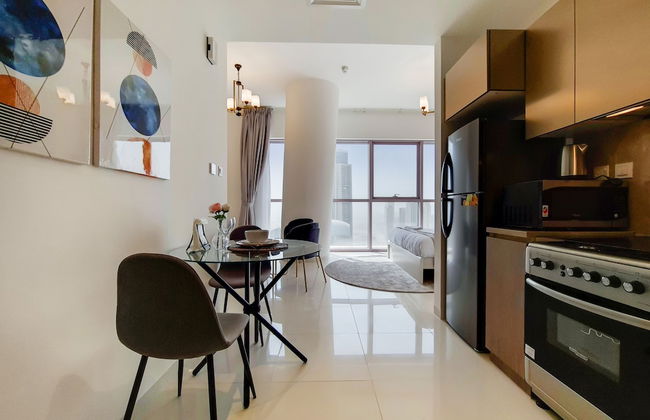 GreenFuture - High-Rise Sleek Studio With Panoramic City Views - Photo 4