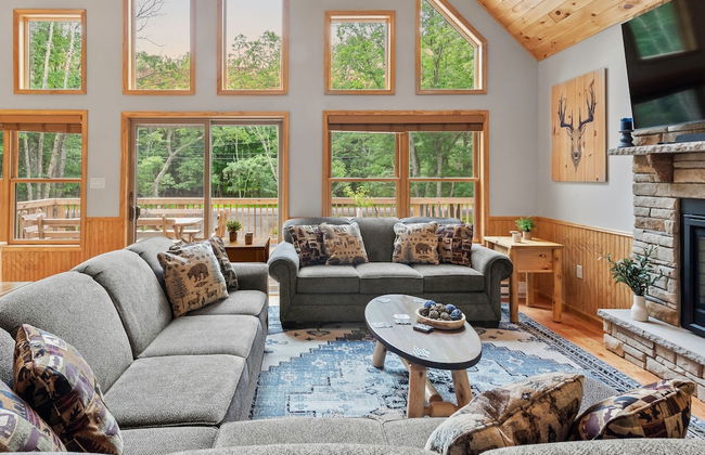 Bluejay Getaway by Avantstay Walk to Lake 7bdr Hot Tub Pool Table - Foto 6