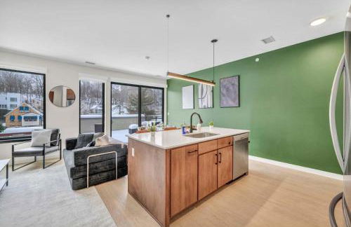 Cleveland Clinic w KingBed Balcony Gym Parking WD - Foto 17