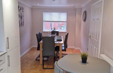 Hereford - Finch House - Modern 4 Bedroom House Located in South Hereford, Dog Friendly With Nearby Countryside, Pool Table, Sleeps up to 10 Guests - Hosted by RENTMYHOUSE - Foto 33