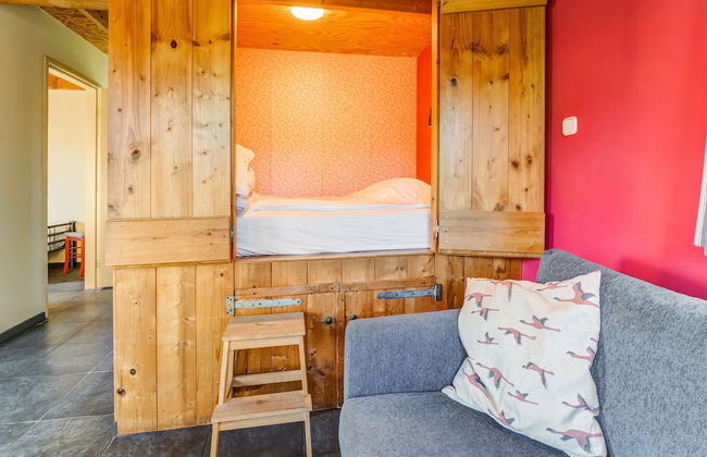 Charming Vacation Home With Terrace - Photo 3