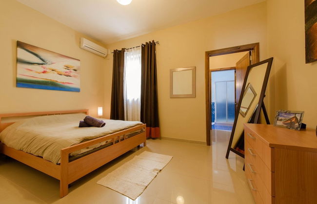 Luxury Holiday Apartment IN Qawra - Foto 2