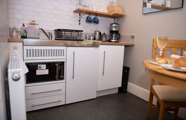 Milton House Studio Apartment Suites - Photo 30