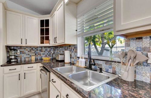 Hottub! Mini Golf! Water Access! Pets! 5min beach! - Foto 3