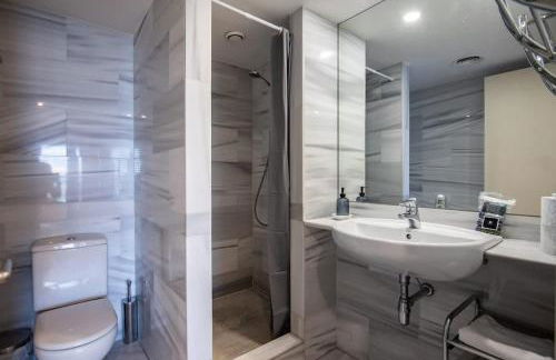 Seafront suite with terrace - Photo 16