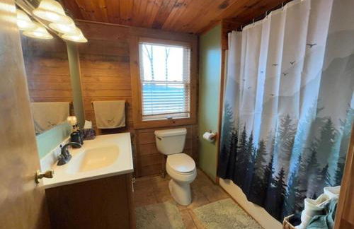 Charming Cabin with Incredible Mountain Views - Foto 26