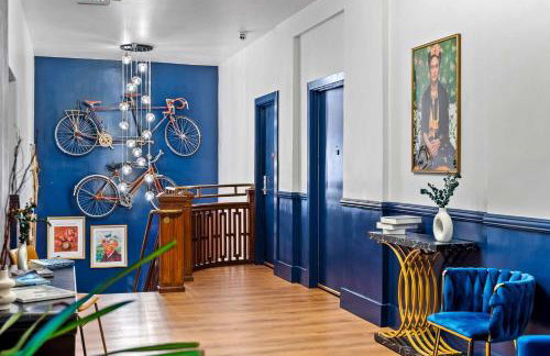 The Neon Elm Hotel - Foto 28