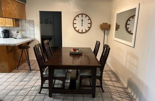 Cheerful 3BR 2BA Sauna Spa Pool Table PPong BBQ More - Foto 10