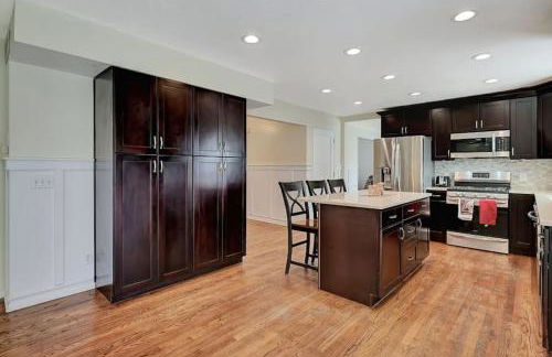 Massive 6 bedroom in a great area - Foto 3