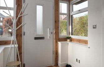 Stylish 3BR House with Free Parking & Garden - Foto 8