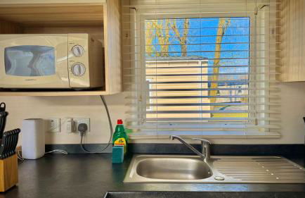 Marton Mere - 3 Bedroom Caravan- by Holiday Homes - Photo 37