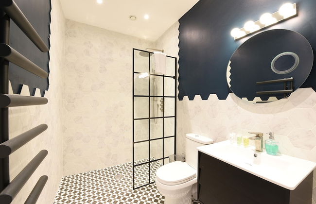 Stylish & Spacious Deluxe Apartments near Victoria Station - Foto 34