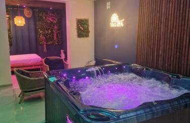 Suite Tropicale avec jacuzzi YaoSpa60 - Photo 1