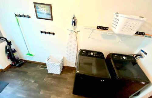 3 Bedroom in Hocking Hills w King Bed Logan Ohio - Foto 37