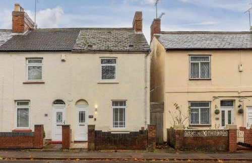 Albert House - Near the High Street - Free Parking, Garden, Fast WiFi and Smart TV by Yoko Property - Foto 26