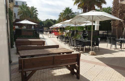 3 Bed Villa Sleeps 6 - Pets Ok - Communal Pool - Foto 13