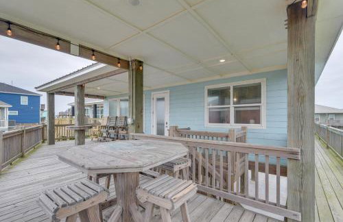 Luxe Crystal Beach Retreat with Views! Walk to Shore - Foto 23