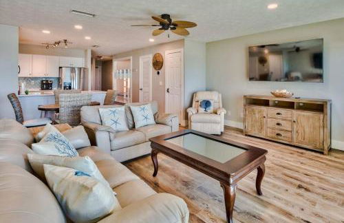 Seafarer, Gulf Front Condo, Right on the Beach - Photo 5