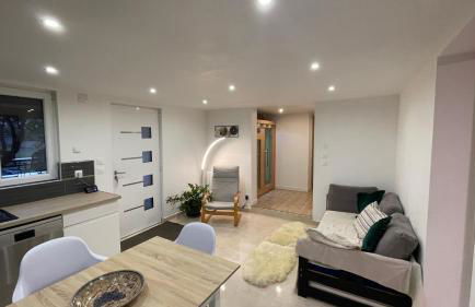 LE HAVRE D'ATHENA - Grand appart, jardin privé, abri vélos & accès rapide A61 - Foto 10