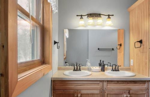 Cozy Cabin in Sister Bay HotTub FirePit Dogs - Foto 30