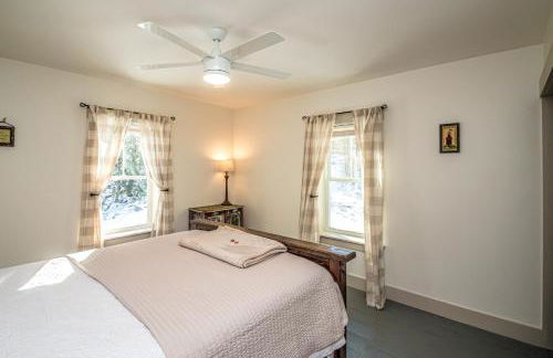 Whispering Waters Farmhouse and Wedding Barn - Foto 44