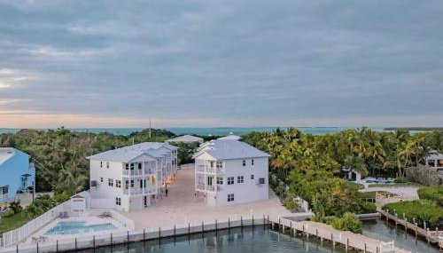 Oceanfront Islamorada Townhome with Dock and Pool - Foto 4