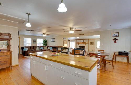 Hot Tub and Boat Ramp! Home on Toledo Bend Reservoir - Photo 14