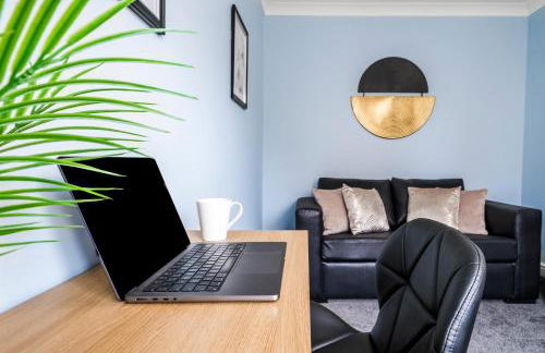 Progressive House 5 Bedrooms Inc Study with Sofabed, Garden, Smart TV in Every Bedroom FREE Parking - Foto 26