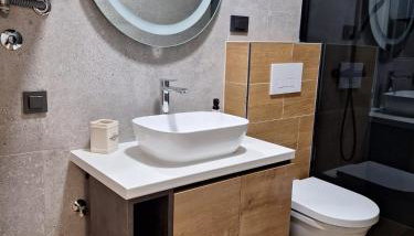 City heaven,self check in, with free parking - Foto 3