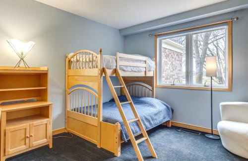 Luxe Long Lake Estate! Courts, Pool and Game Room - Foto 35