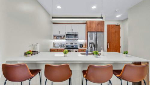 Little Italy & CWRU w King BedGymParkingWD - Foto 4