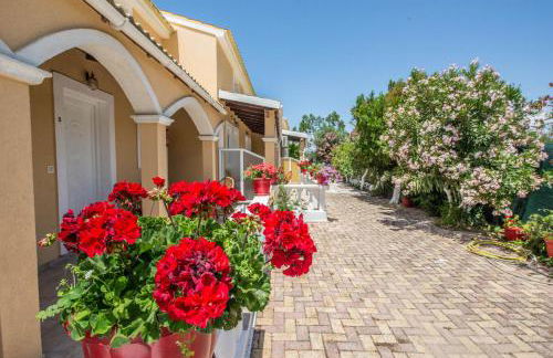 Villa Eleni Holiday Resort 4' walk to Beach with Pool - Ideal for Families and Couples - Foto 15