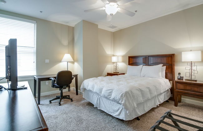 Bluebird Suites near AutoZone Park - Foto 12