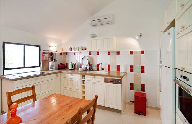 Charming Sunny Haven with Balcony by Sea N Rent - Foto 6