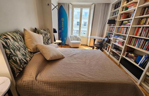 Exclusive top floor 2-bedroom flat - Photo 27